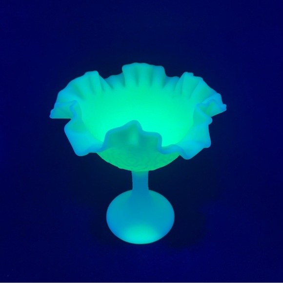 Fenton Uranium Satin Custard Glass Persian Medallion Compote Ruffled 1970s GLOWS - Picture 3 of 11